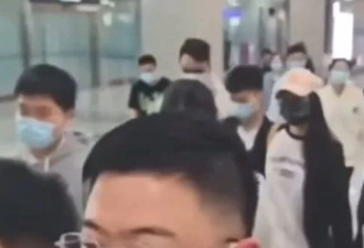 陆配亚亚落机即被大批神秘人包围陪同离开 掀热议