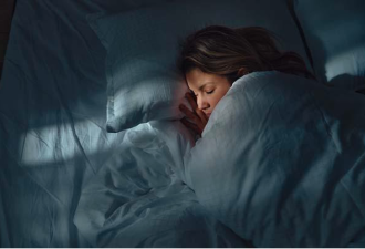 专家建议：睡觉多穿这一件 有助提高睡眠质量