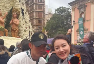 林丹晒与妻儿合照，抱着8岁儿子不撒手，与谢杏芳却是形同陌路