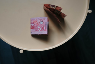 BC发钱 这大把人有资格！大温银行抢劫 飞机追捕！