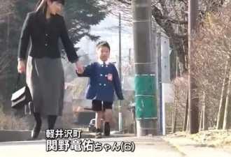 全球最轻男婴:出生仅半斤重 手掌大 已顽强长大