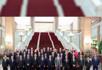习近平见外企 宣扬中国市场又要求遵守中国规则