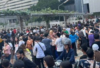 “在台湾可以躲在桌子下，但是曼谷可以吗”