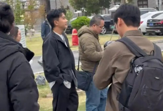 51岁刘恺威被偶遇，网友：像个小伙越老越帅，但这身高不像有178