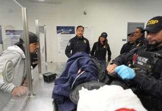 入境查手机？ 专家提醒 这些人应提前考虑风险