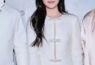 49岁李湘带女儿出席活动，15岁王诗龄站C位气场十足，贵气又不失少女感1