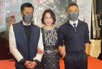被59岁刘嘉玲惊艳到！香奈儿裙配百万珠宝穿出满满贵妇范，古天乐刘青云也成跟班