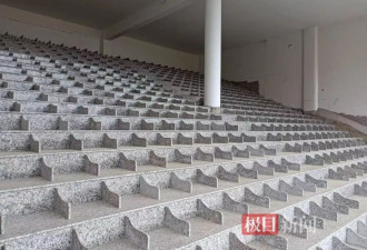福建长汀县半山腰上现数百个违规墓穴：违建不止一处