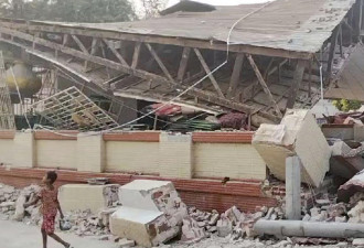 缅甸为2000多名地震遇难者默哀 国丧6天降半旗