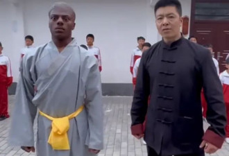 “全世界最抽象男人”来中国直播 简直就是菜鸟