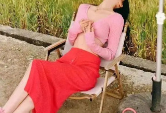 春夏配色，这4组举最好看！