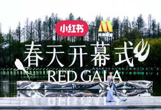 刘亦菲久违晒出最新美照，古典美与传统美相结合，妩媚又迷人