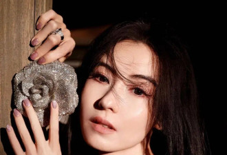 44岁张柏芝生图依旧能打！她雪肤玉貌美得让人窒息