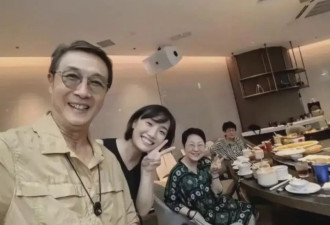 胡歌带老婆孩子爬九华山！一家穿百元国货遛娃