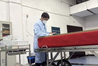 “化妆的时候,遗体会发出呜呜声,说不害怕那是假的”