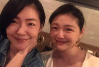 汪小菲带孩子户外散步，和路人合影被大赞接地气
