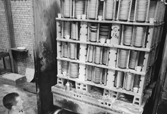 他带红色餐盘去上课，结果整个学校被紧急疏散