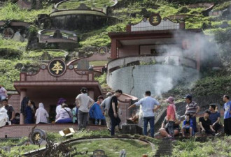 扫墓被烟雾呛到 老翁就医后：多亏老祖宗救命