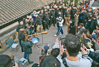 美千万网红“甲亢哥” 成了大外宣功臣
