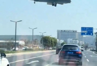 歼-36第6代战机繁忙公路低空飞越 网疯传惊呆