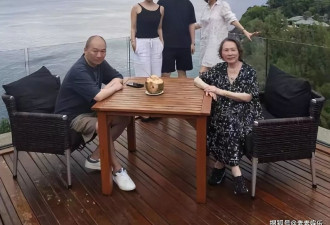 刘嘉玲一家人度假，弟弟和侄子很帅气