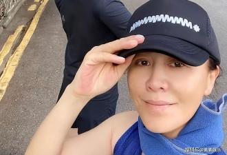 刘嘉玲一家人度假，弟弟和侄子很帅气