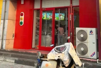 商户门头牌匾禁用红黑蓝三色？蜜雪冰城已改深灰色