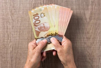 福利！60 岁以上领加拿大退休金CPP的长者 本月将收到 2,700 元！
