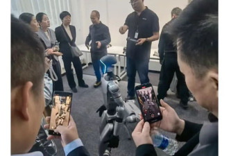 参观中国最火公司，黄牛收费3000/人