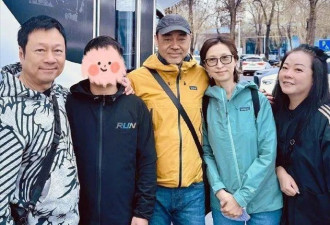 刘青云自驾游新疆，妻子郭蔼明陪伴罕露面