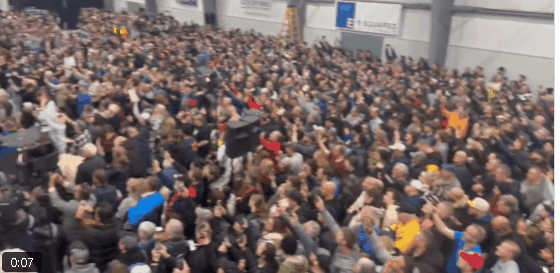 保守党集会场场爆棚！支持者不信民调，更相信人群！