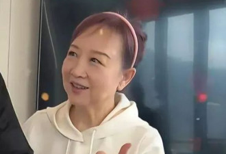 陈百祥王晶携妻同庆生 现场甜蜜亲吻秀恩爱