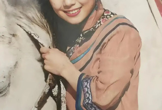 《还珠格格》柳红没有退圈，嫁给设计师生俩闺女