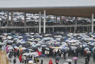 日本世博会首日涌入14万人直接傻眼！建筑坍塌...