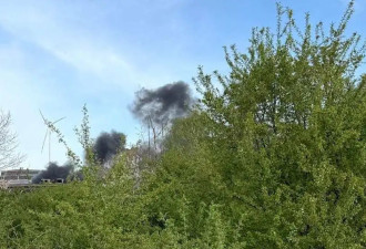 德国一架小型飞机坠毁，2名驾驶员死亡