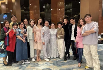 王祖蓝妹妹大婚嫁妆惊人，硕大金饰压身