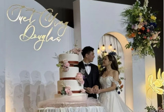 王祖蓝妹妹大婚嫁妆惊人，硕大金饰压身