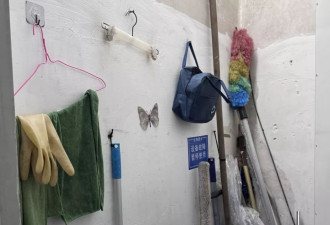 “蜷缩厕所隔间休息“背后”：停不下来的保洁员