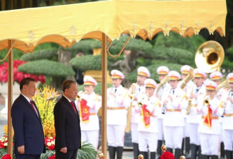 中美关税战之际 习近平访越南签署45项协议