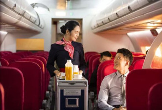 搭机别乱吃！前空姐曝“这几样”千万要避雷