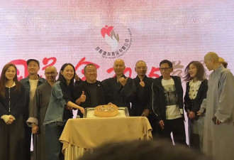 曾志伟72岁生日众星云集！筹款600万给寺庙，和尚佛珠卖了22万