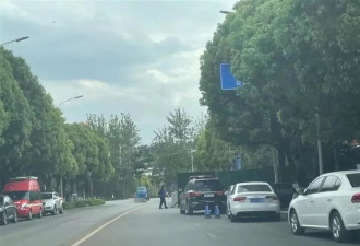 商铺起火致8人死亡，居民：系电瓶车维修铺