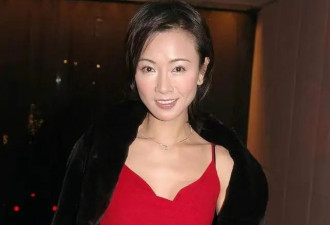 香港知名女星颜值回春，爱上同性名媛引热议