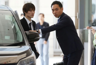 日本男星涉非礼中国女子案开庭，含泪否认犯罪，掩面痛哭身体颤抖