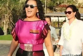 S妈与张兰多年前合照曝光，大S站在两人身后，三人也曾亲密无间