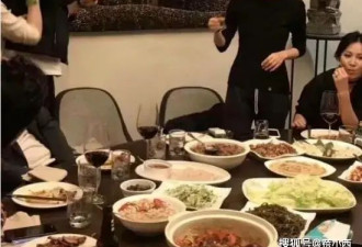 55岁王菲与59岁刘嘉玲在豪宅聚会，素颜穿一身黑出镜，美得似少女
