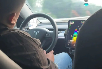 又一顺风车司机开智驾全程睡觉，得有统一说法了