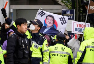 尹锡悦出庭 6提“荒唐”驳内乱罪 频插话被法官制止