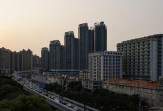 80后亏本300万卖房 一线城市房价跌回8年前