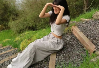 贾静雯19岁大女儿晒近照，卸掉浓妆变甜辣美少女，唇环超抢镜
